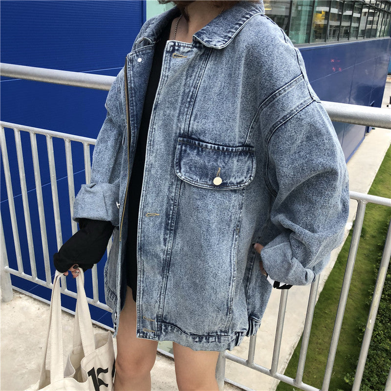 Damen Oversized Denimjacke Dekorative Taschen Blau Eveloria