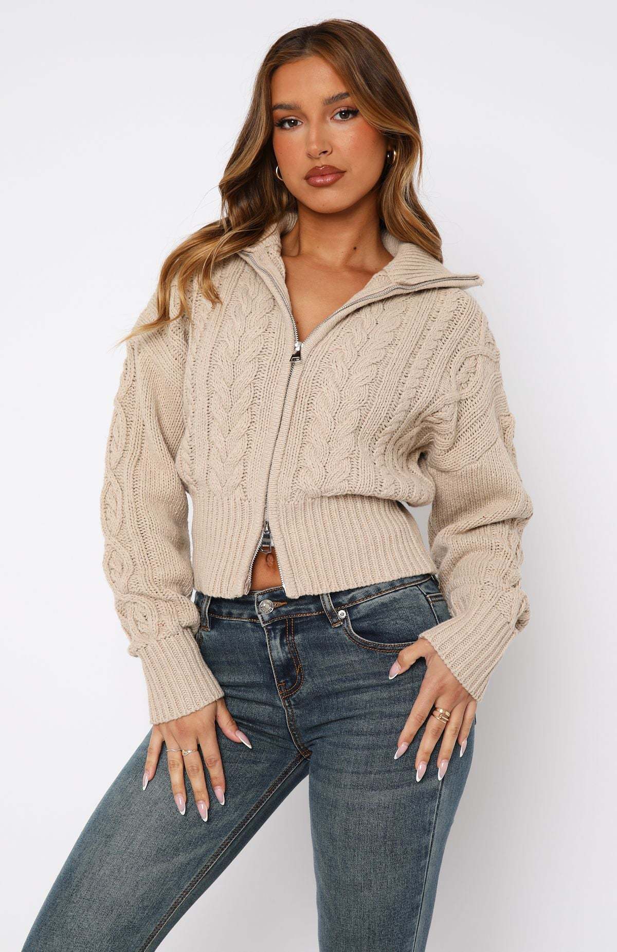 Damen Strickcardigan Kurz Zopfmuster Reißverschluss Eveloria