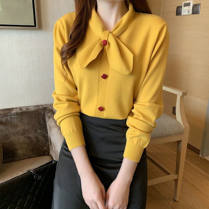 Damen Bluse mit Schleifenkragen und Knopfdetails