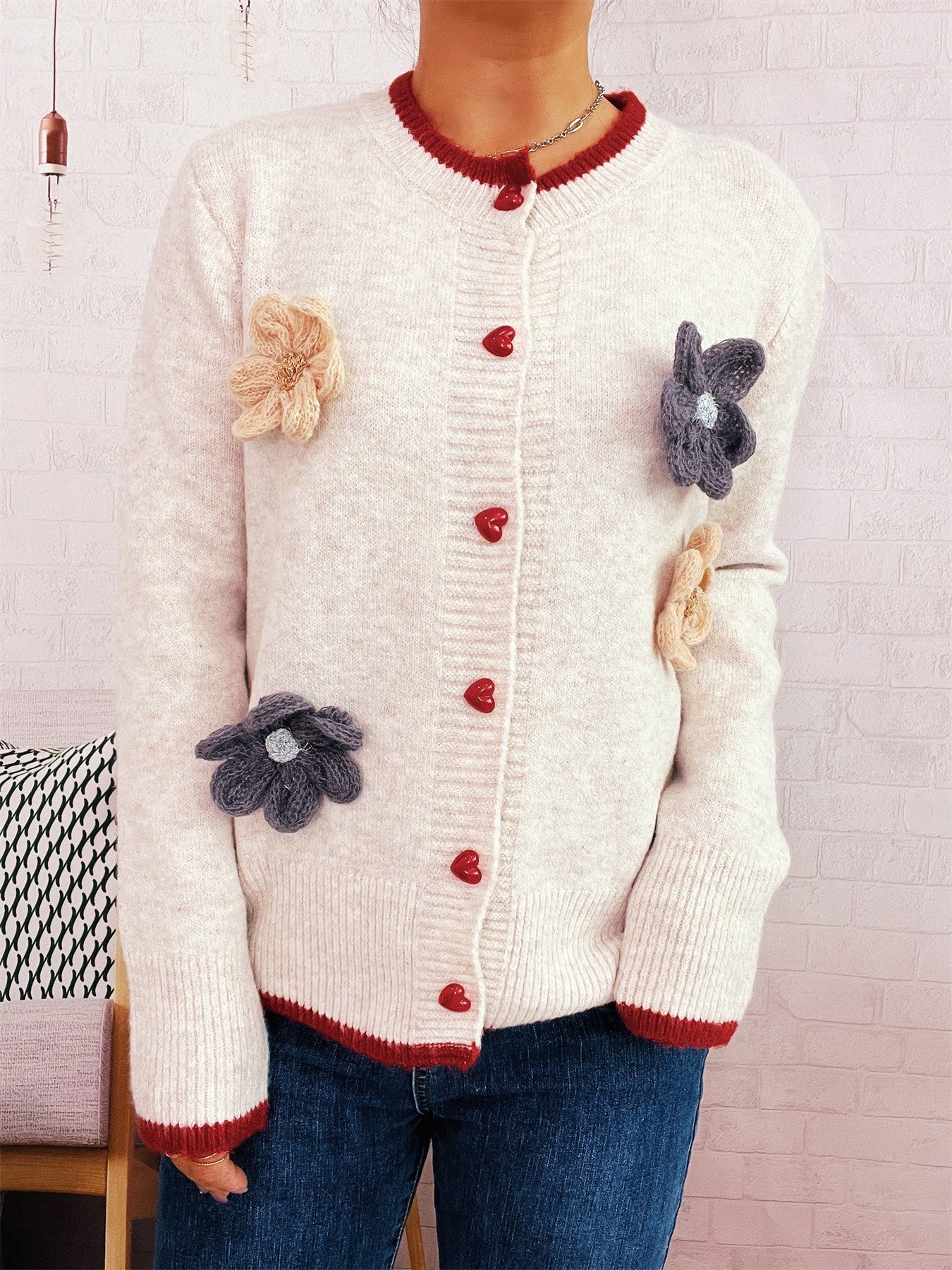 Damen Strickjacke Florale Applikationen Herzknöpfe