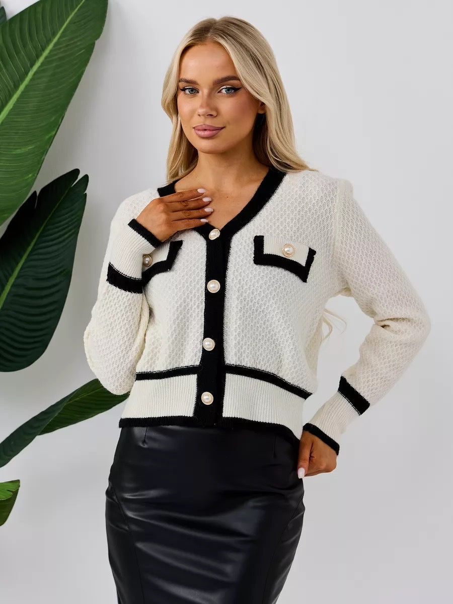 Damen Strickjacke mit Perlenknöpfen und Taschen