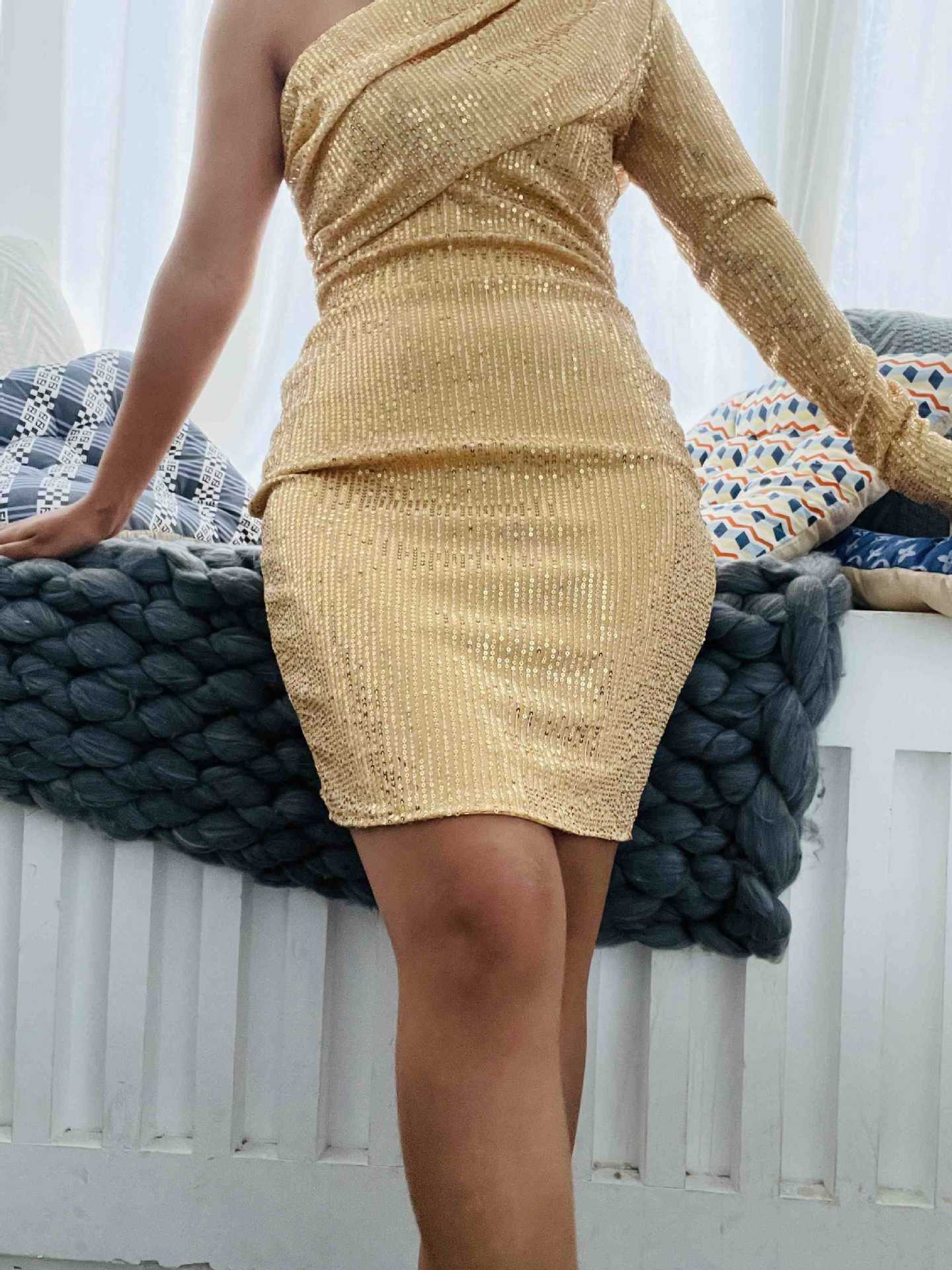 Damen Minikleid Asymmetrisch Kristallverzierung Eveloria