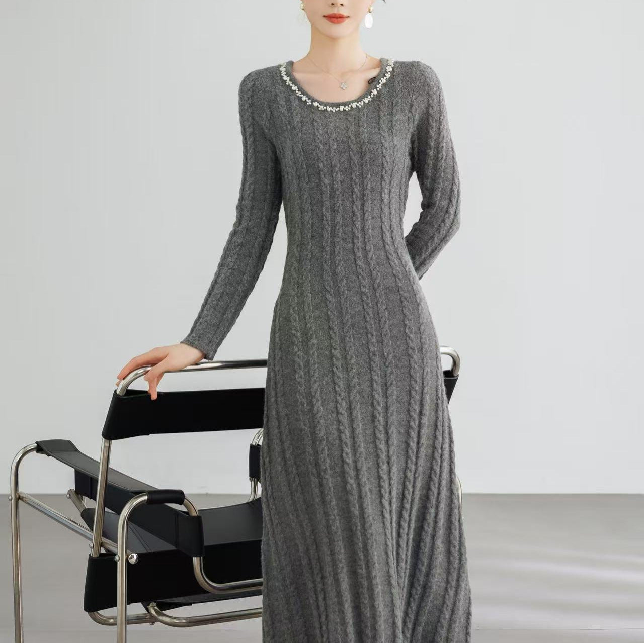 Damen Strickkleid mit Zopfmuster und Dekor Eveloria