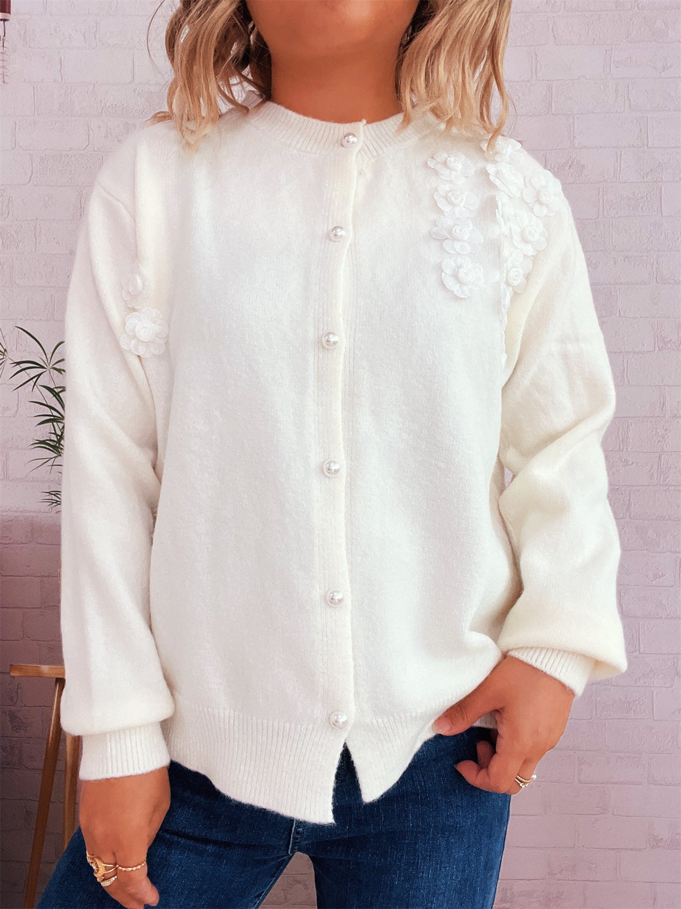 Damen Strickjacke Florale Applikationen Knöpfe Beige