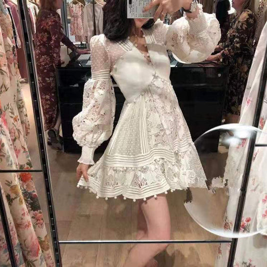 Damen Blumenkleid mit Rüschendetails und Puffärmeln Rosa - Eveloria