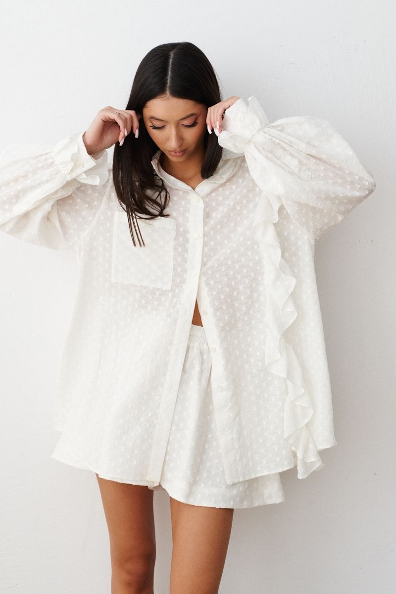 Weißes Baumwollshirt und Shorts Set