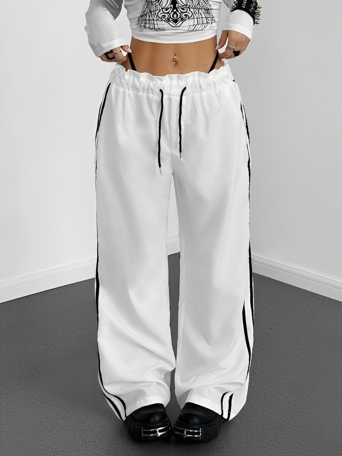 Damen Gerade-Hose Weite Fit Seitenstreifen Schwarz - Eveloria