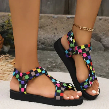 Jacqueline Damen Flache Freizeitsandalen Bedruckte Riemen