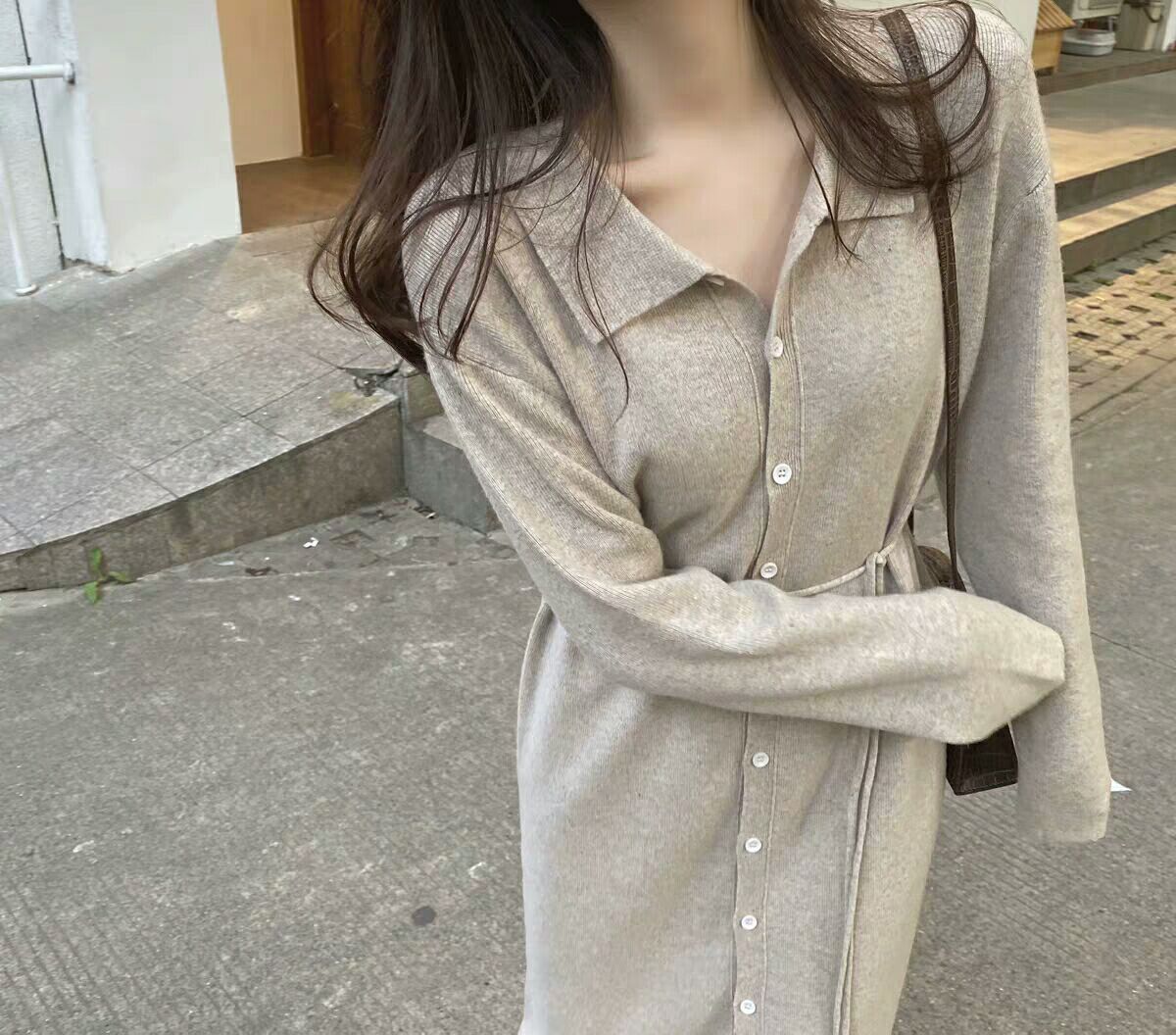 Damen Strickkleid Knielang Mit Gürtel und Knopfverschluss