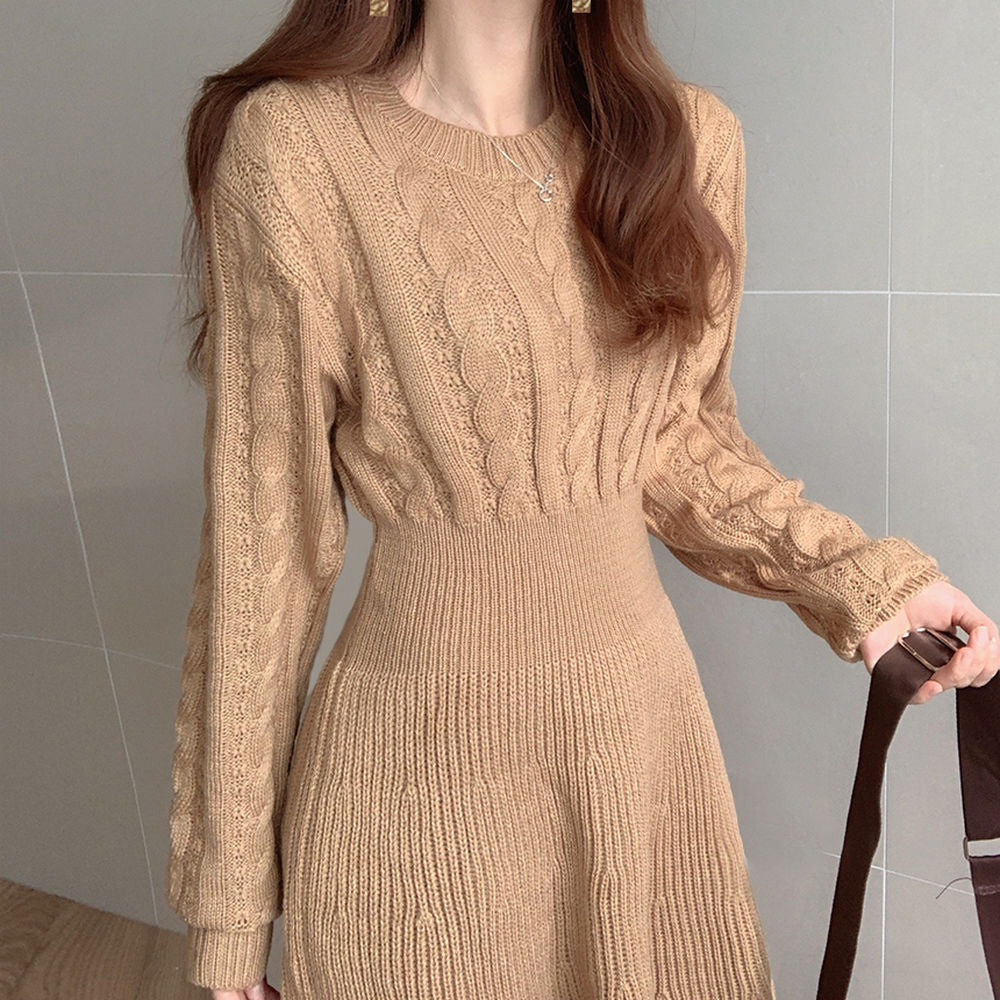 Damen Strickkleid Zopfmuster Figurbetonend Schnitt Eveloria