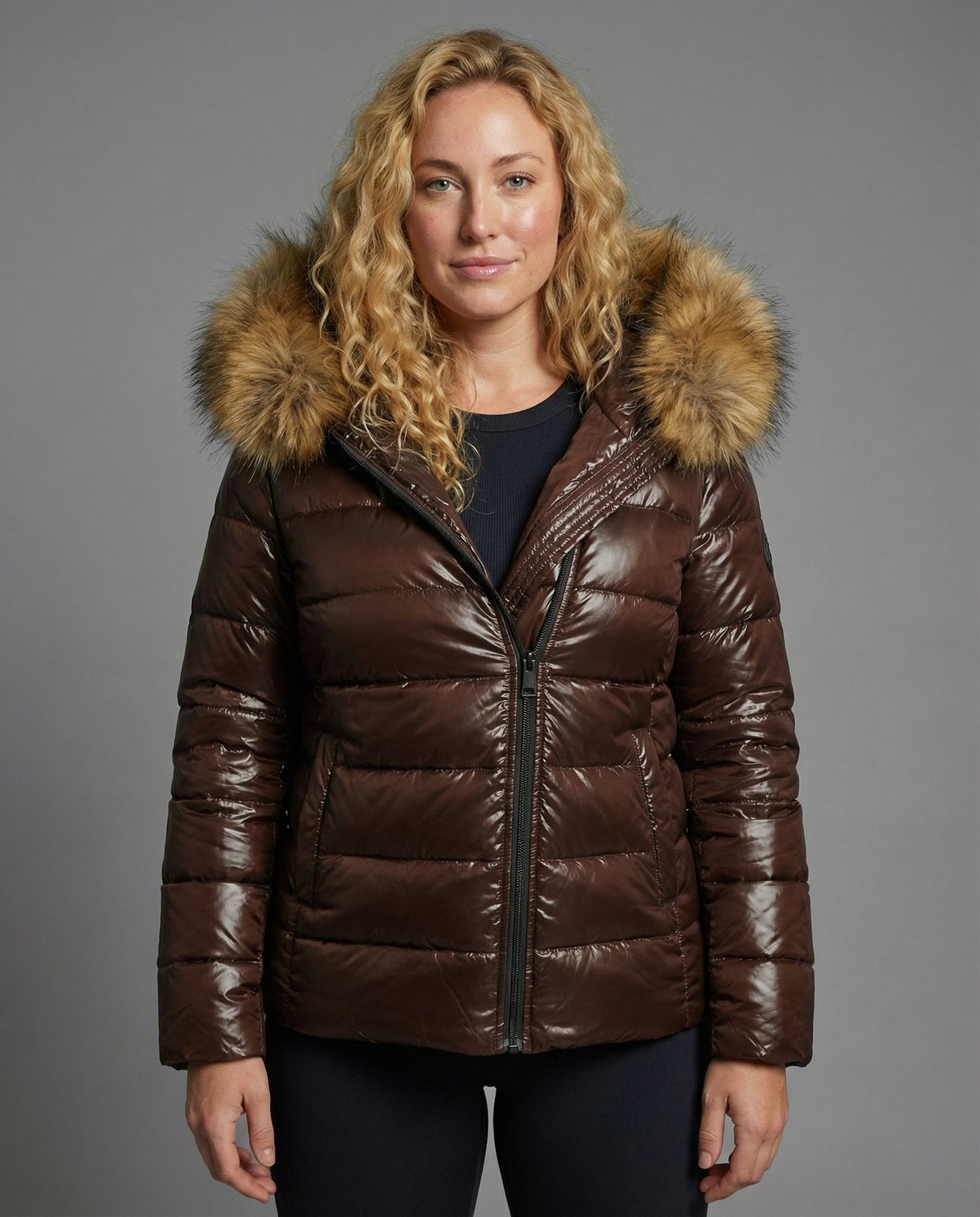 Damen Steppjacke mit Kunstfellkragen Schwarz - Eveloria