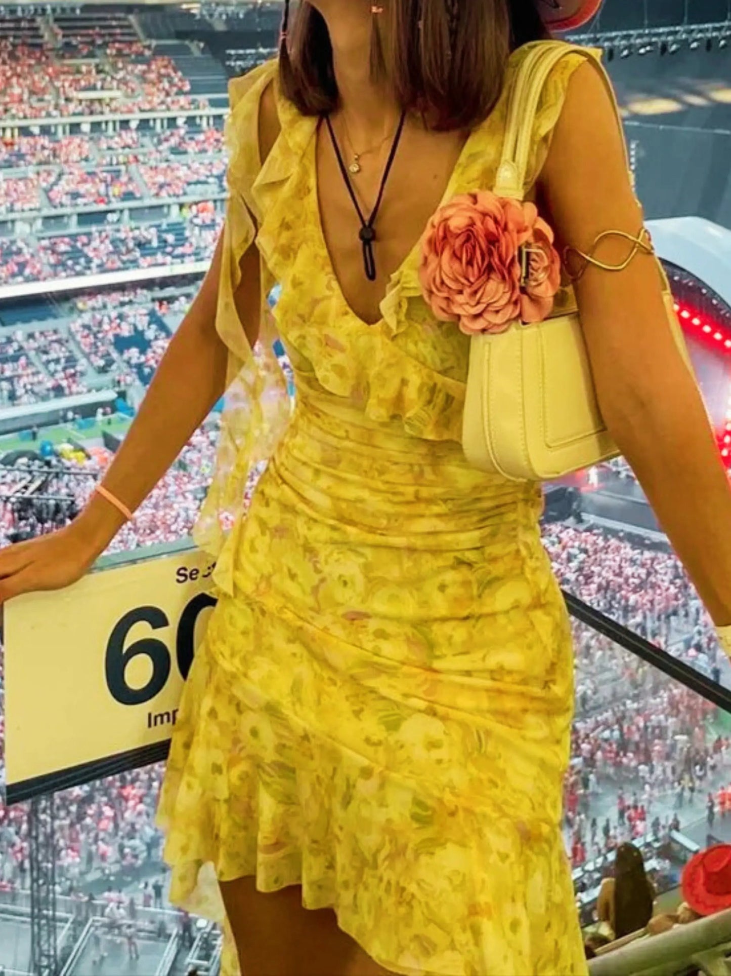 Fenja Damen Minikleid Geblümt Rüschendetails