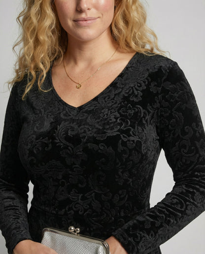 Figurschmeichelndes Damenkleid A-Linie