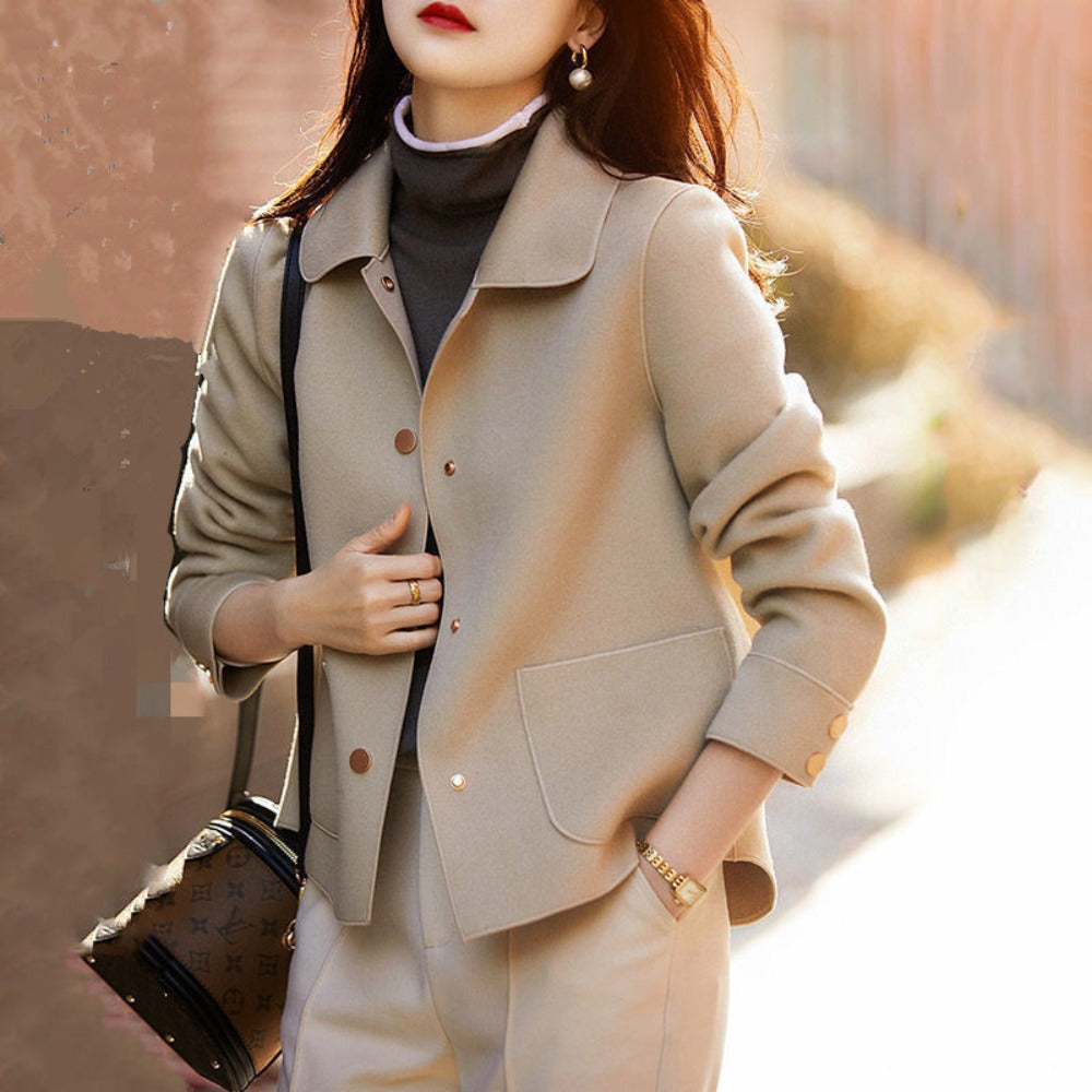 Damen Kurzjacke Knopfleiste Taschen Schwarz - Eveloria