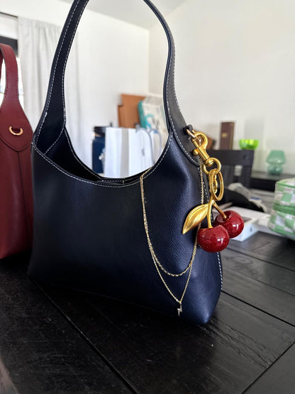 Damen-Tasche Kirschanhänger Leder