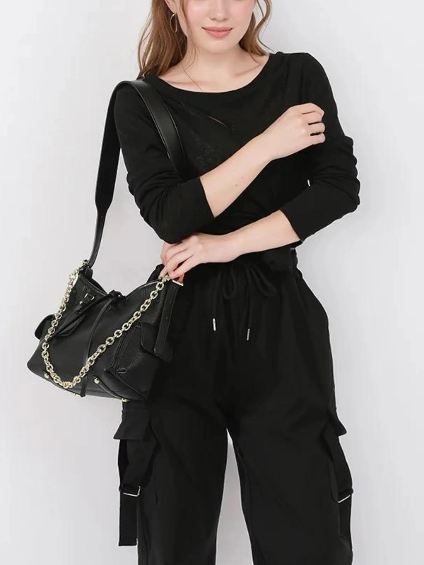 Leder Schultertasche Damen mit Kettenakzent