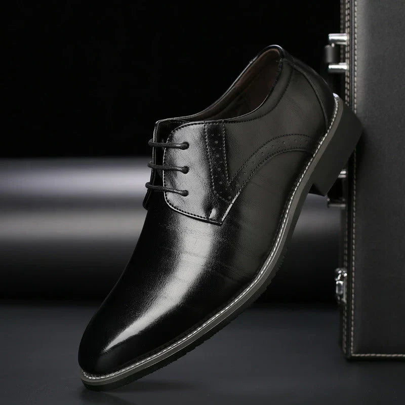 Herren Anzugschuhe Leder Klassische Passform Brogue Details Schwarz - Eveloria