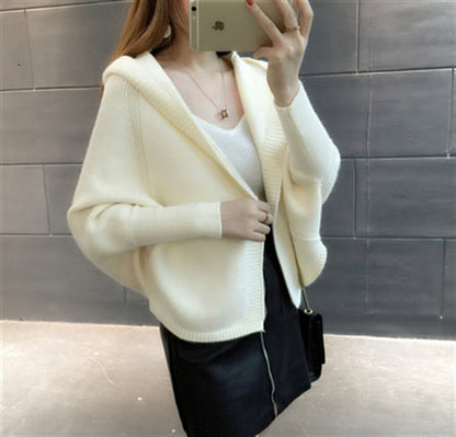 Damen Strickjacke mit Kapuze und weitem Schnitt