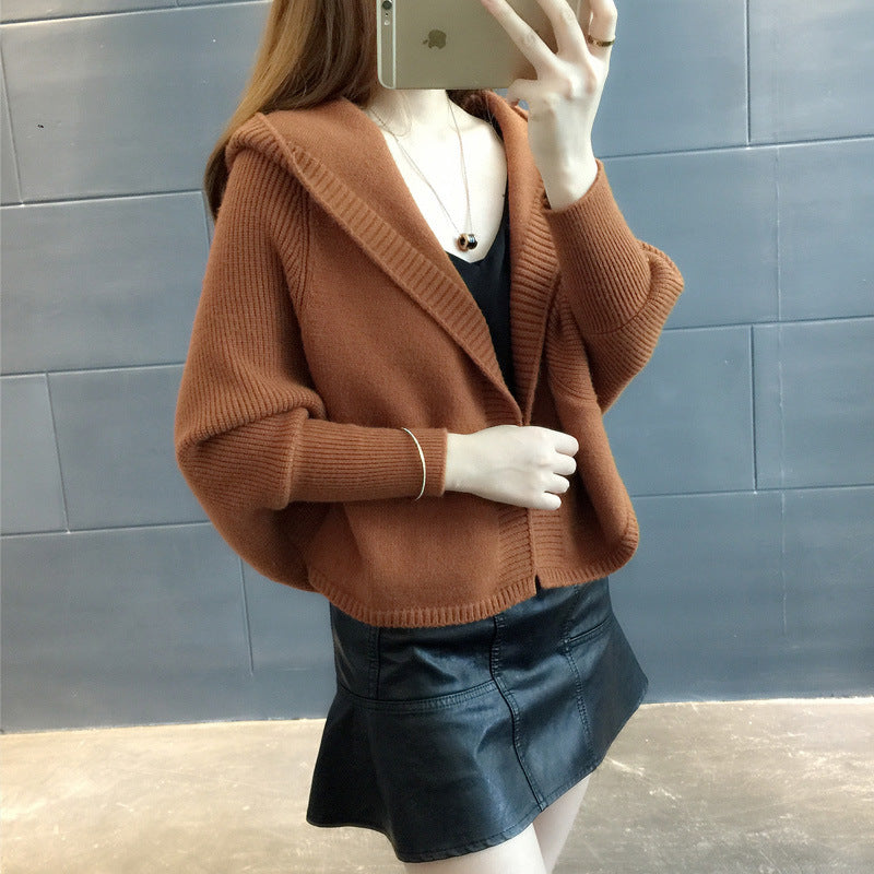 Damen Strickjacke mit Kapuze und weitem Schnitt