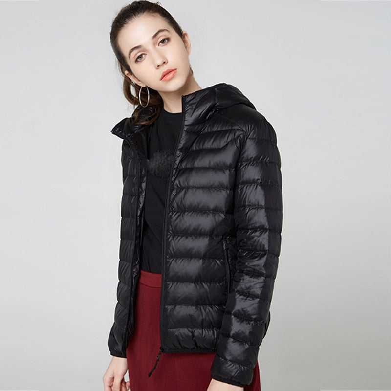 Damen Kurze Winterjacke Glänzend Schwarz - Eveloria
