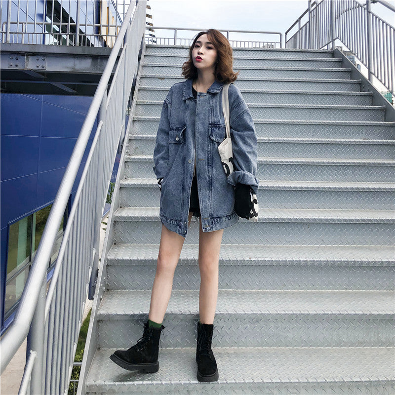 Damen Oversized Denimjacke Dekorative Taschen Blau Eveloria