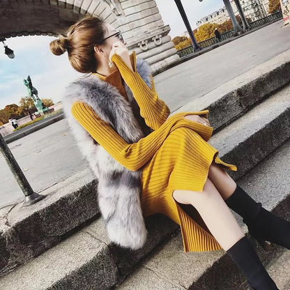 Damen Strickkleid mit Gürtel und hohem Kragen