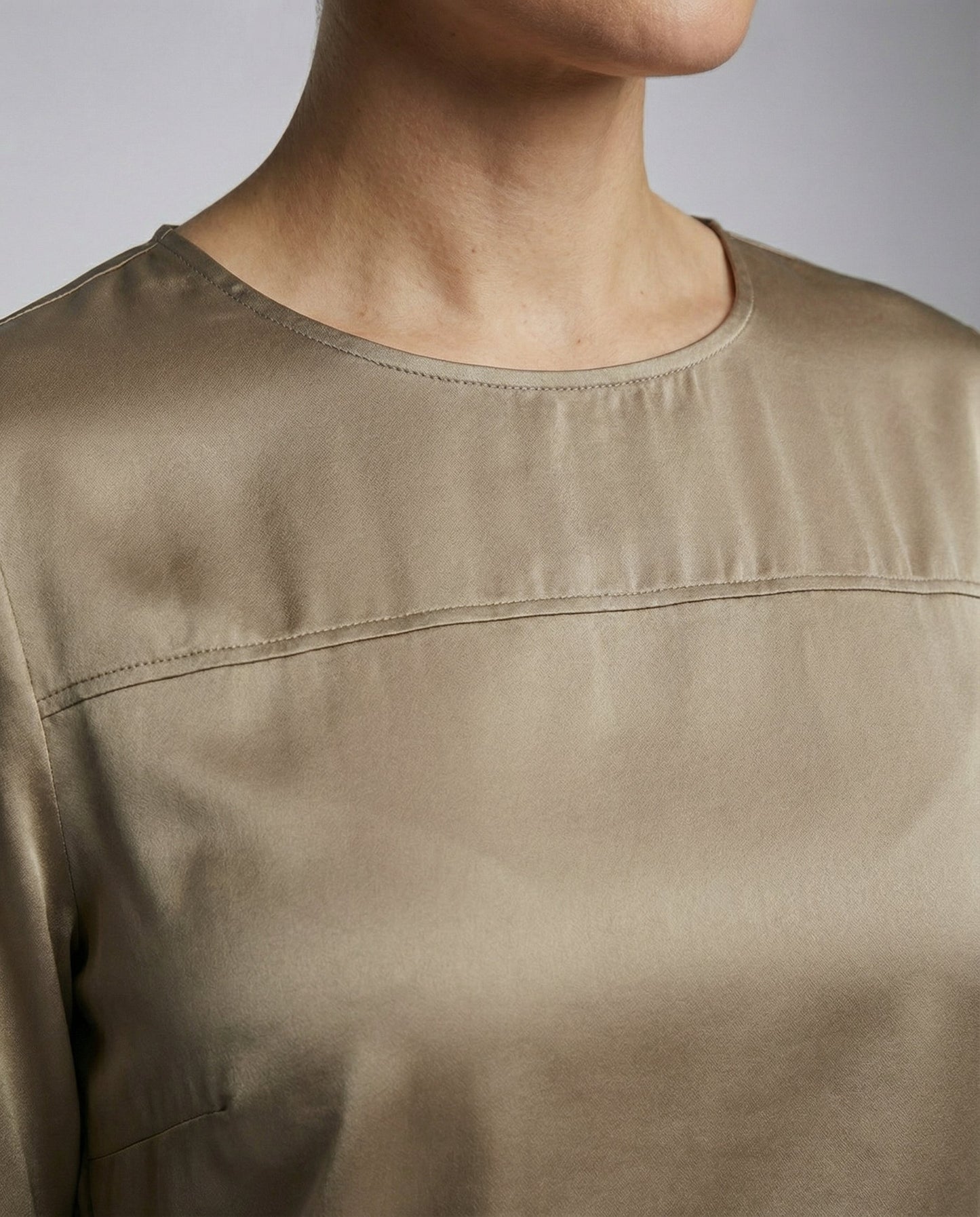 Elegante Damen Satin Bluse mit Rock