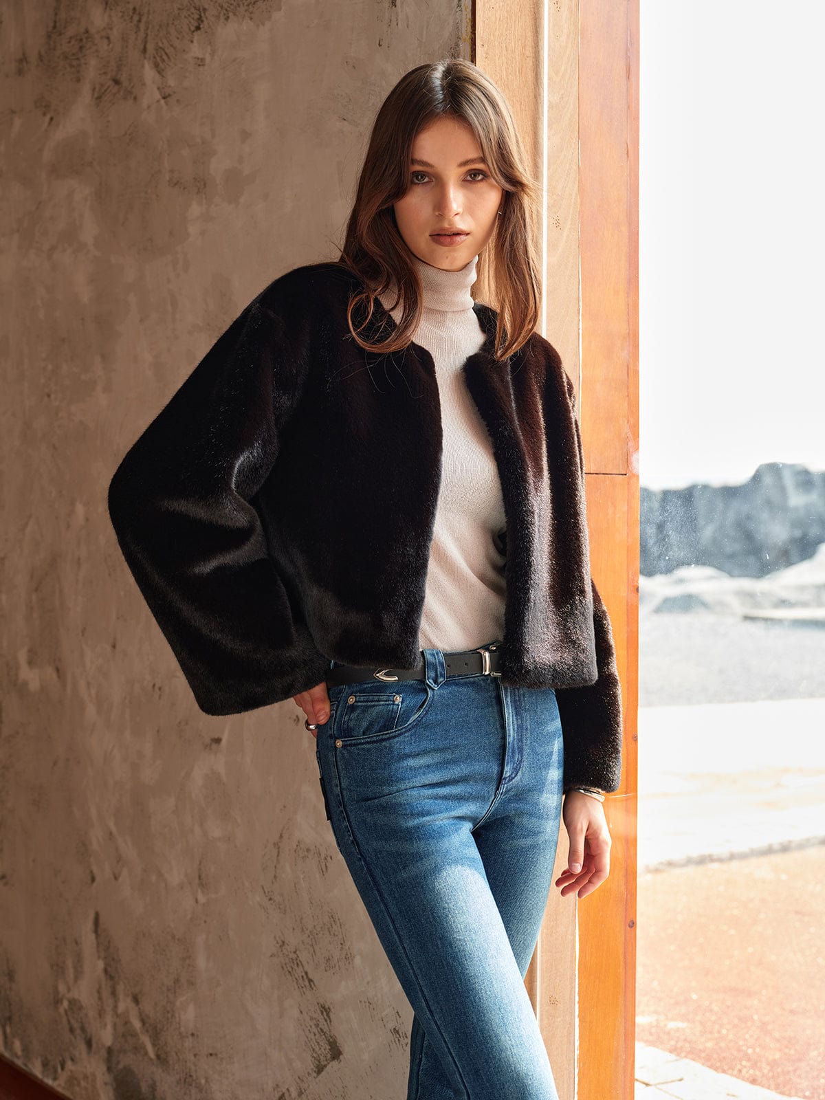 Damen Kurze Kunstfelljacke Schwarz - Norvielle