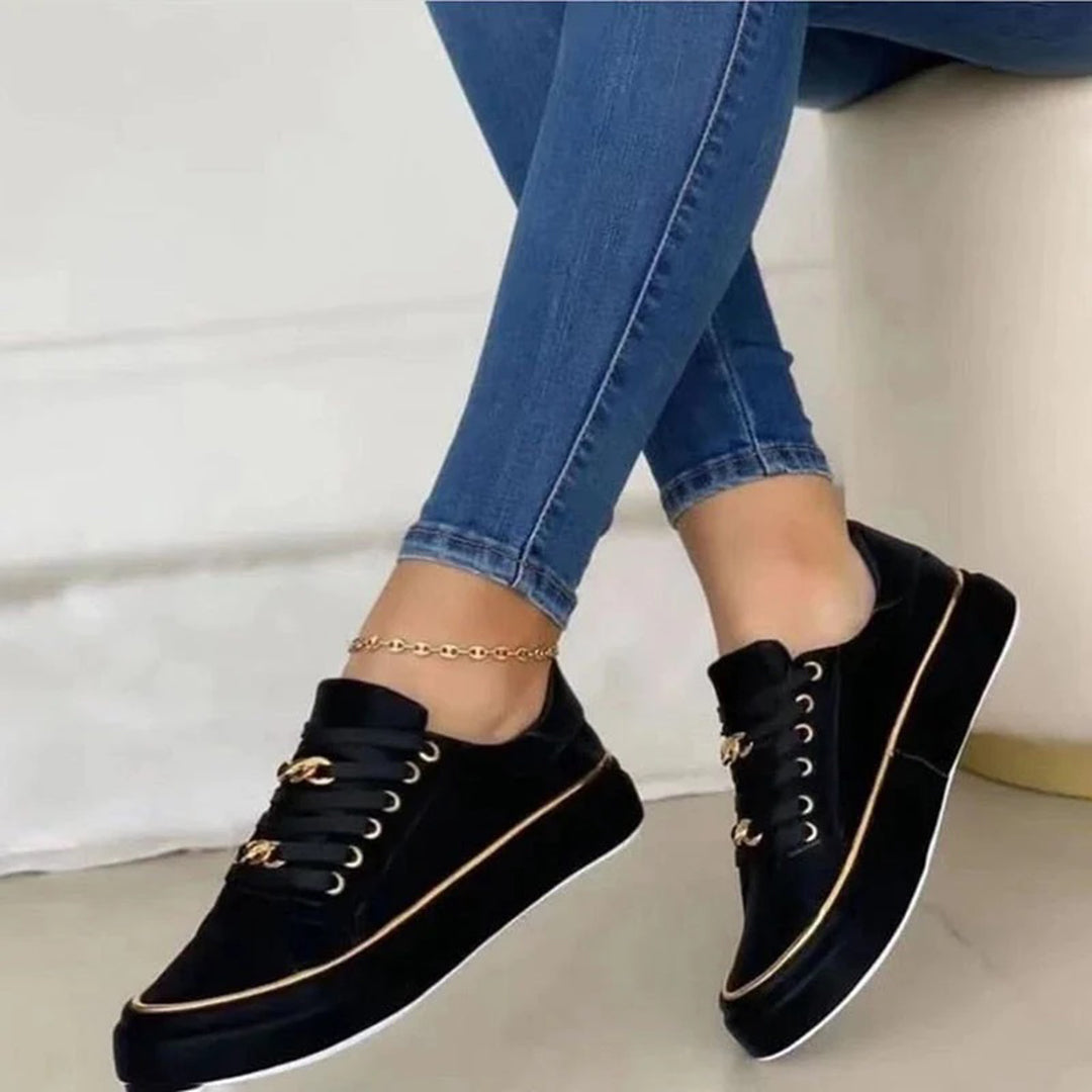 Damen Sneaker Weiß mit goldenen Akzenten und Schnürung