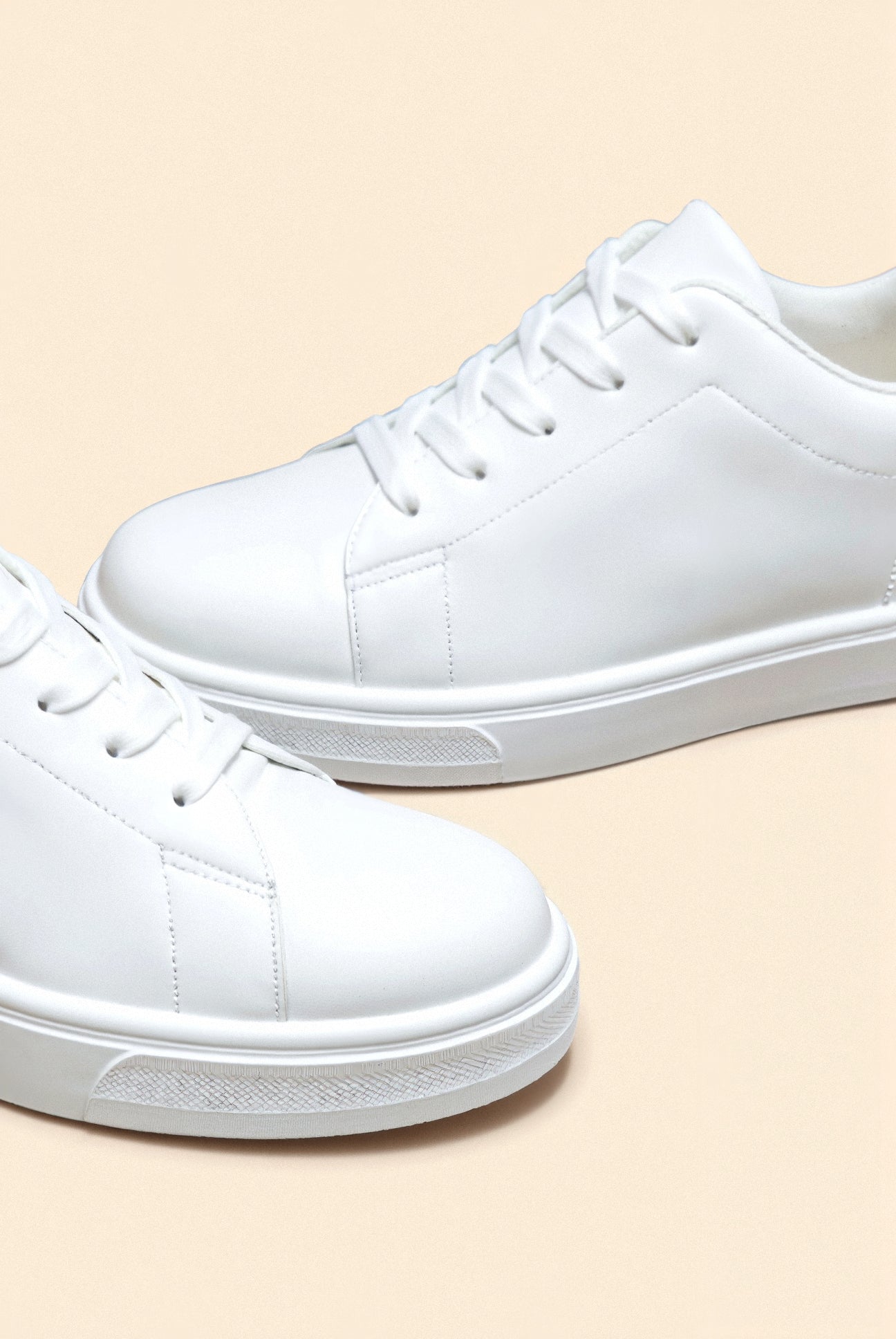 Weiße Sneaker Minimalistisches Design Unisex