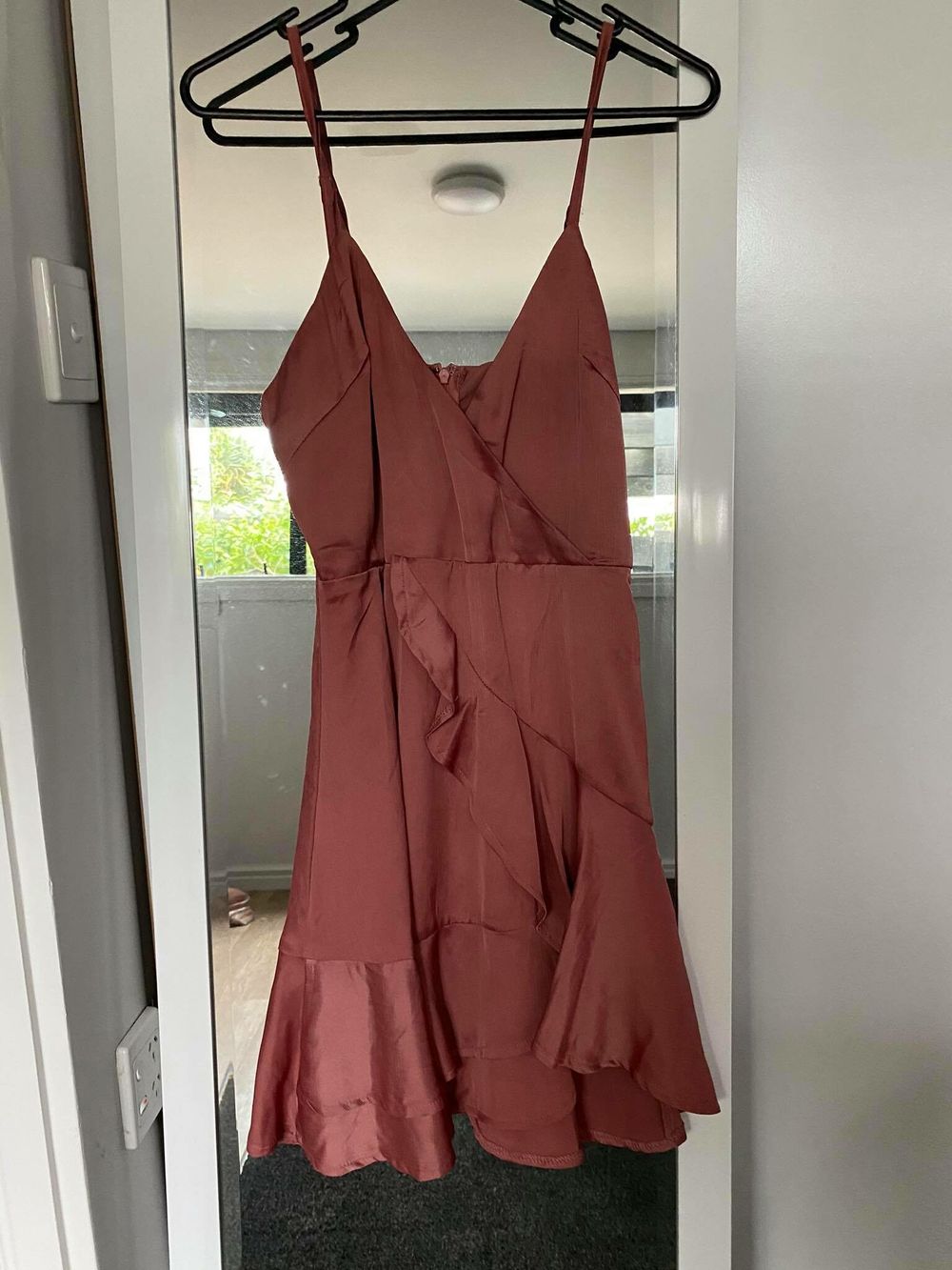 Damen Sommerkleid Fließend Rüschendetails Kleines Bindeband Eveloria