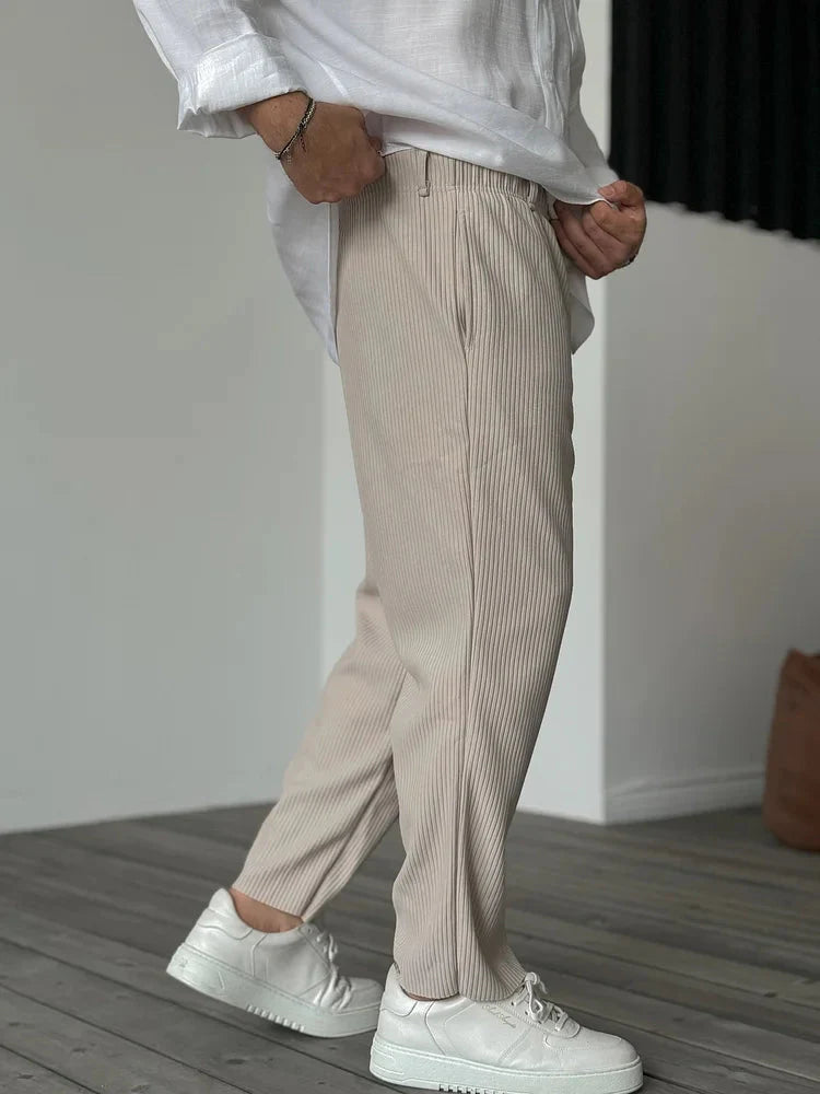 Gerippte Hose – lässig – gerade geschnittenes Bein – locker sitzende Hose – Herrenhose-Chaps Herrenmode