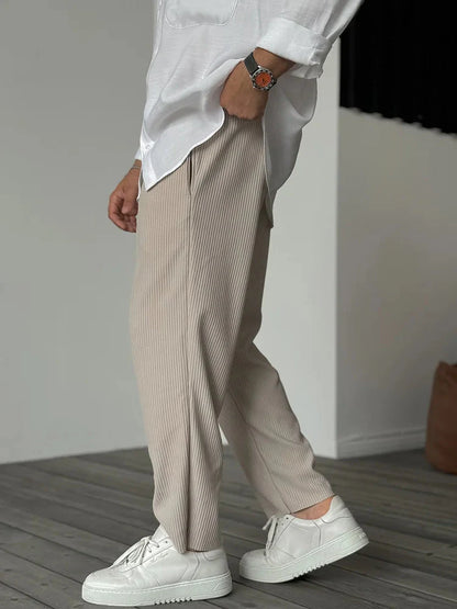 Gerippte Hose – lässig – gerade geschnittenes Bein – locker sitzende Hose – Herrenhose-Chaps Herrenmode