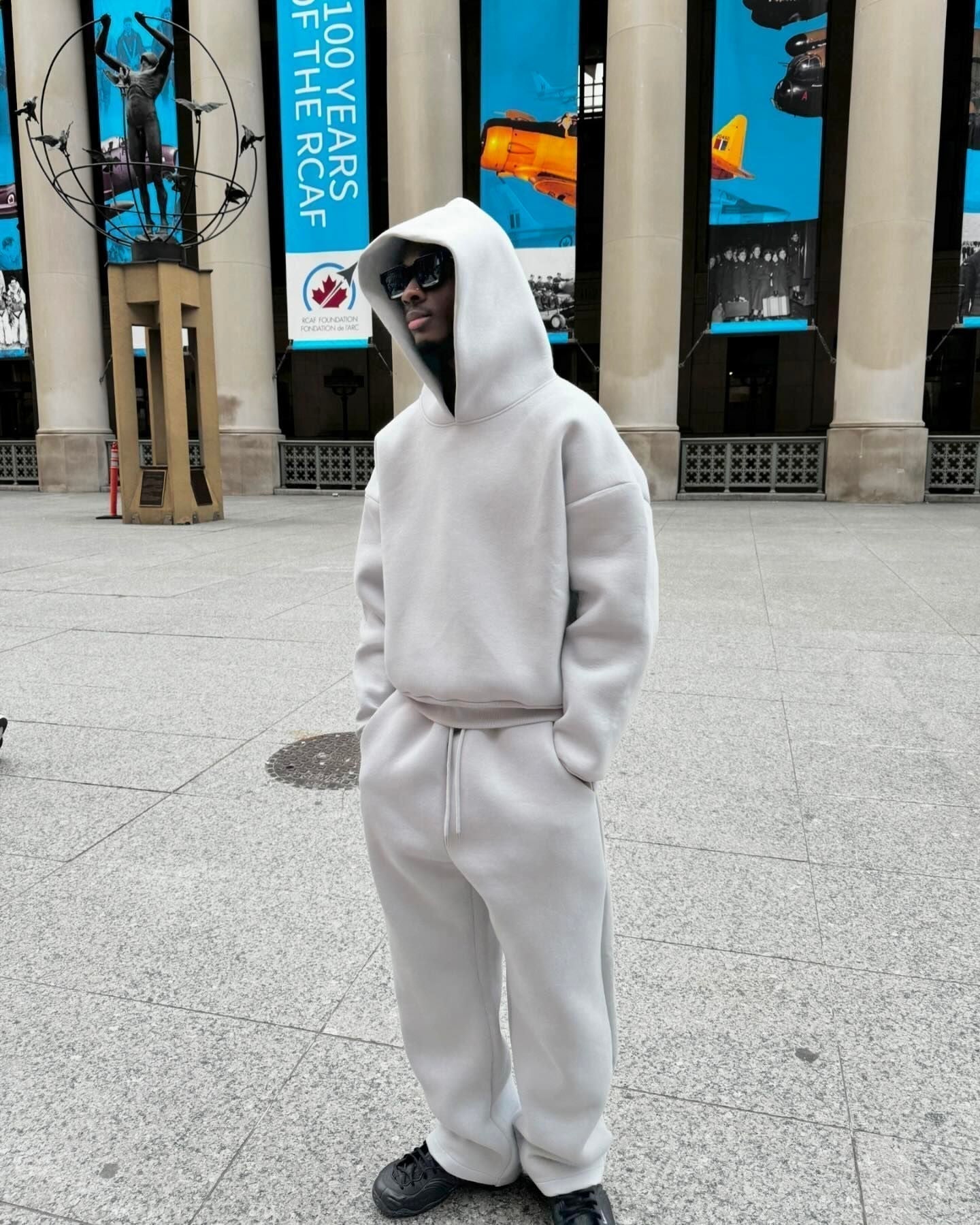 Hoodie Joggers Set | Gerade Beine | Zweiteilig | Jogginganzug | Trainingsanzug für Männer-Grau-XS-Chaps Herrenmode