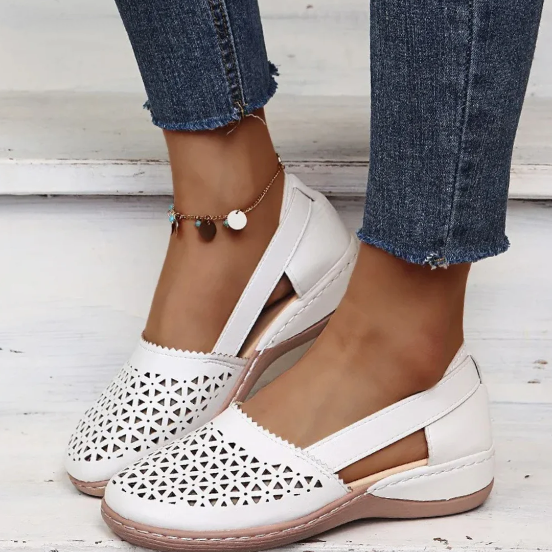 Eveloria Damen Slip-On Ballerinas Perforiert