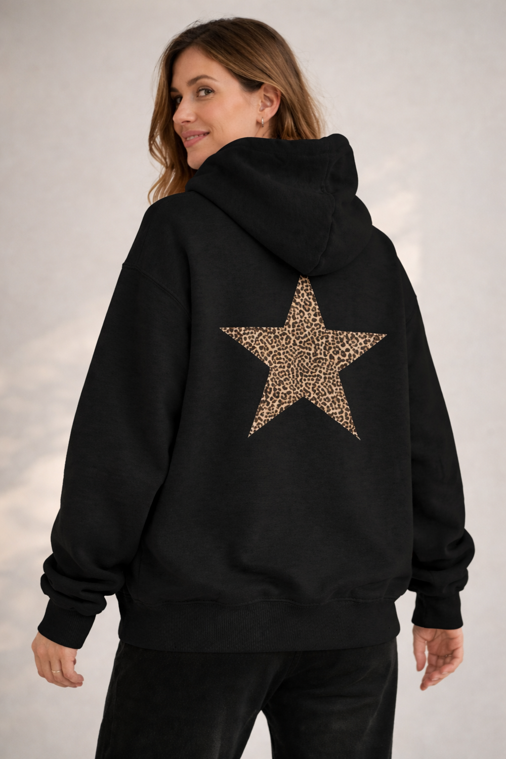 Damen Hoodie Leoprint Sternmotiv Eveloria