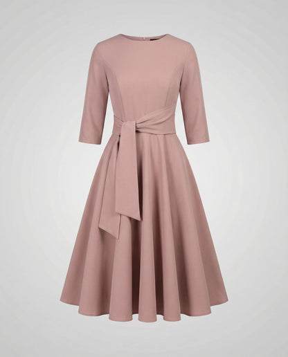 Elegantes Damen Schwingkleid Stilvoll