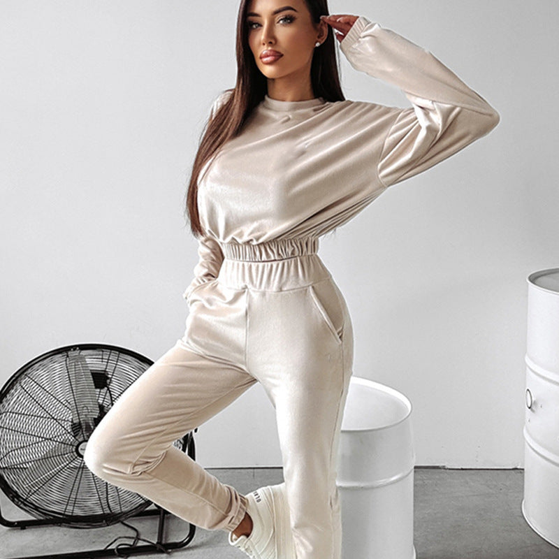 Damen Sport-Set Cropped Oberteil Bequeme Sport-Hose Eveloria - Eveloria