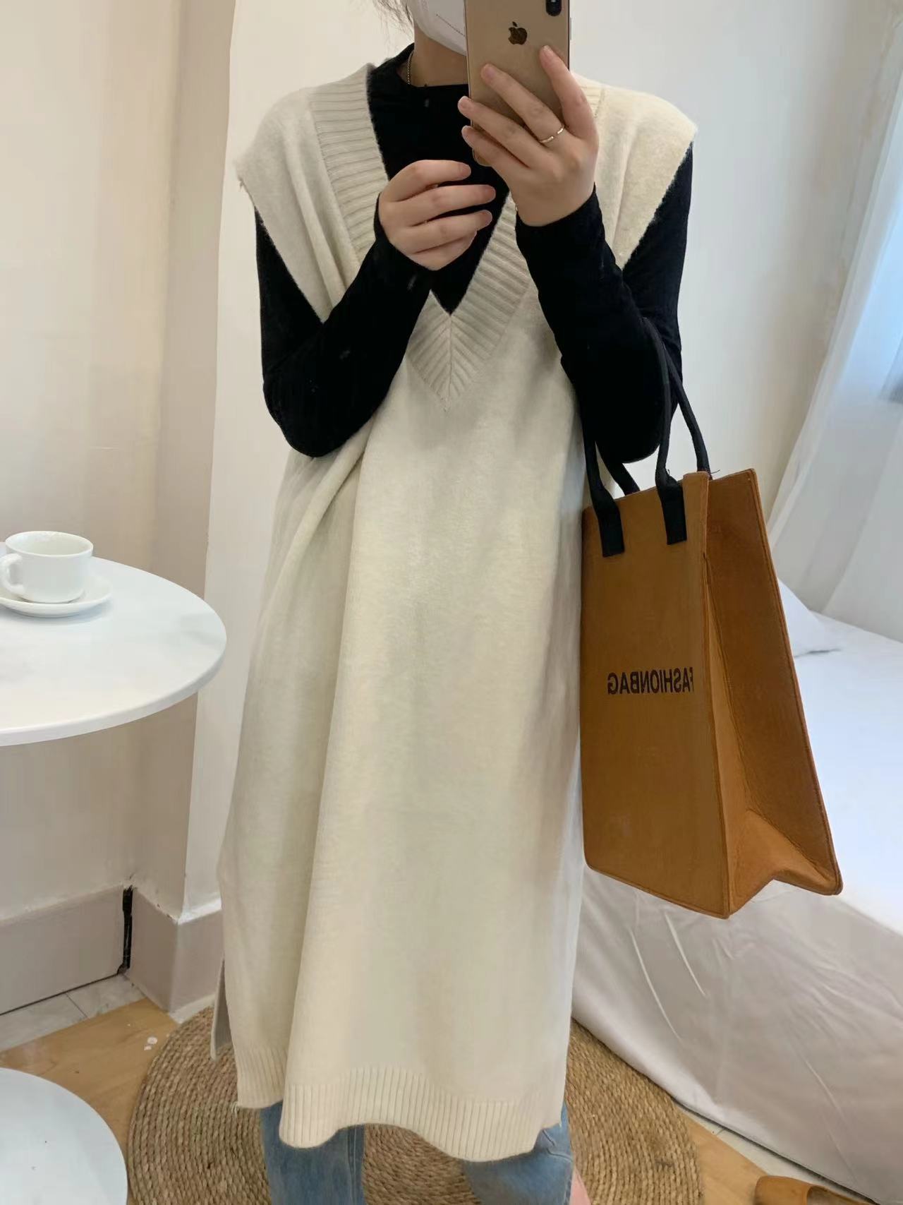 Damen Strickkleid V-Ausschnitt Seitenschlitz Eveloria