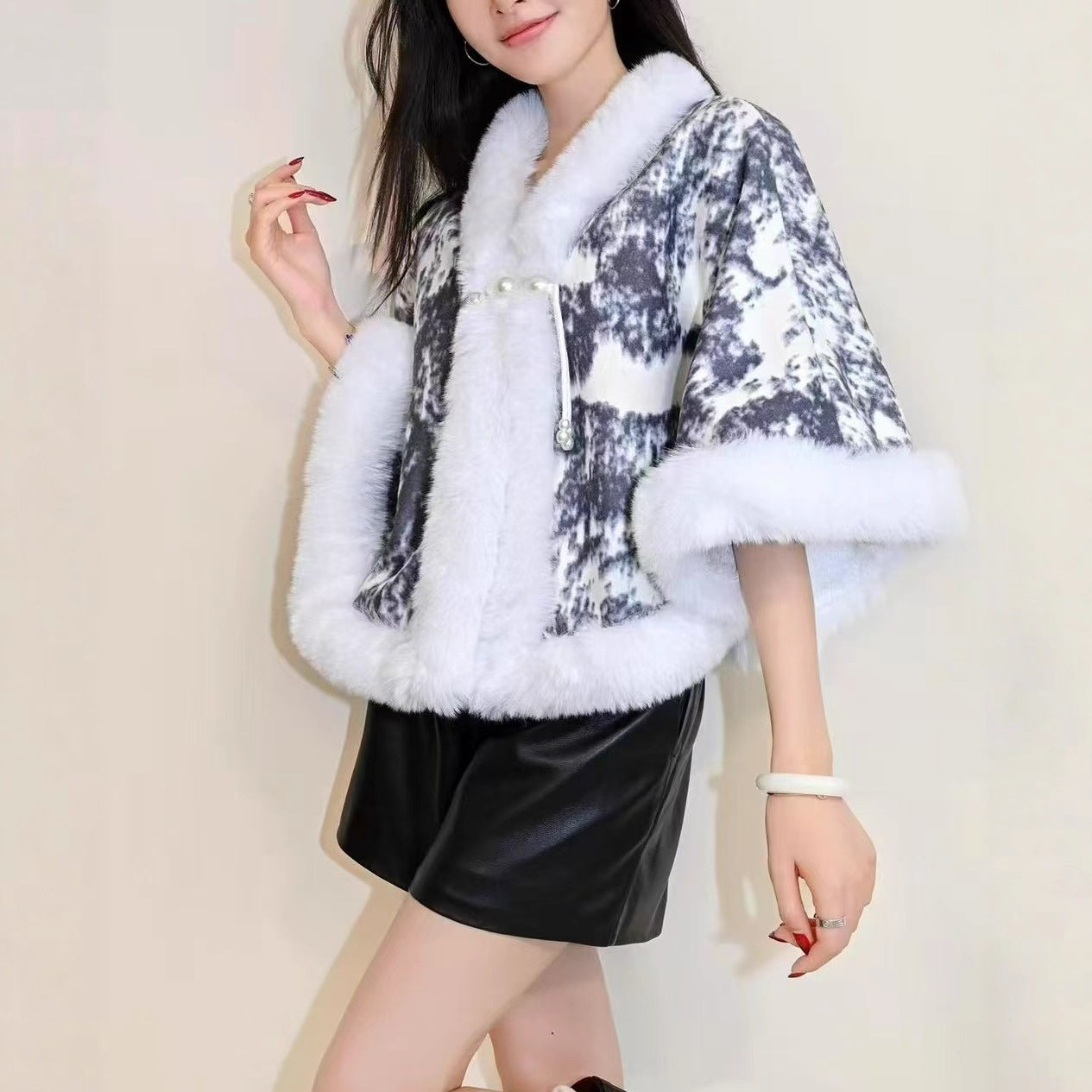 Damen Kuscheljacke mit Fellkragen Eveloria