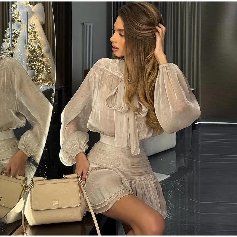 Damen Mini-Kleid mit Schluppenkragen Eveloria