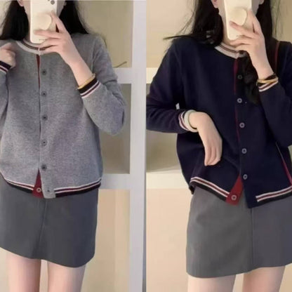 Damen Strickjacke Kontrastbündchen Knopfdetails Eveloria