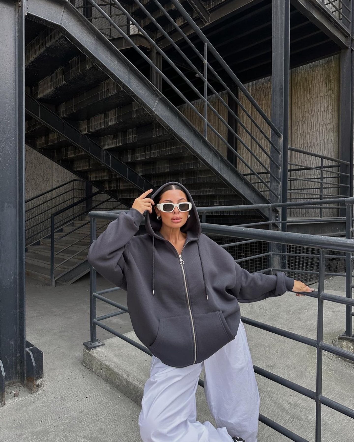 Damen Oversized Kapuzenjacke Reißverschluss Eveloria