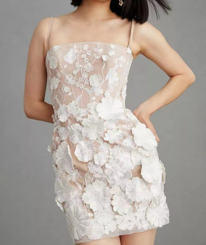Damen Cocktailkleid mit 3D-Blumenapplikationen Eveloria