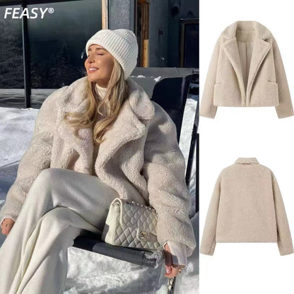 Damen Teddyjacke Kuschelig Modernes Revers Beige Eveloria - Eveloria