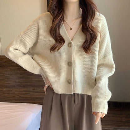 Damen Strickjacke V-Ausschnitt Kuschelig Beige Eveloria