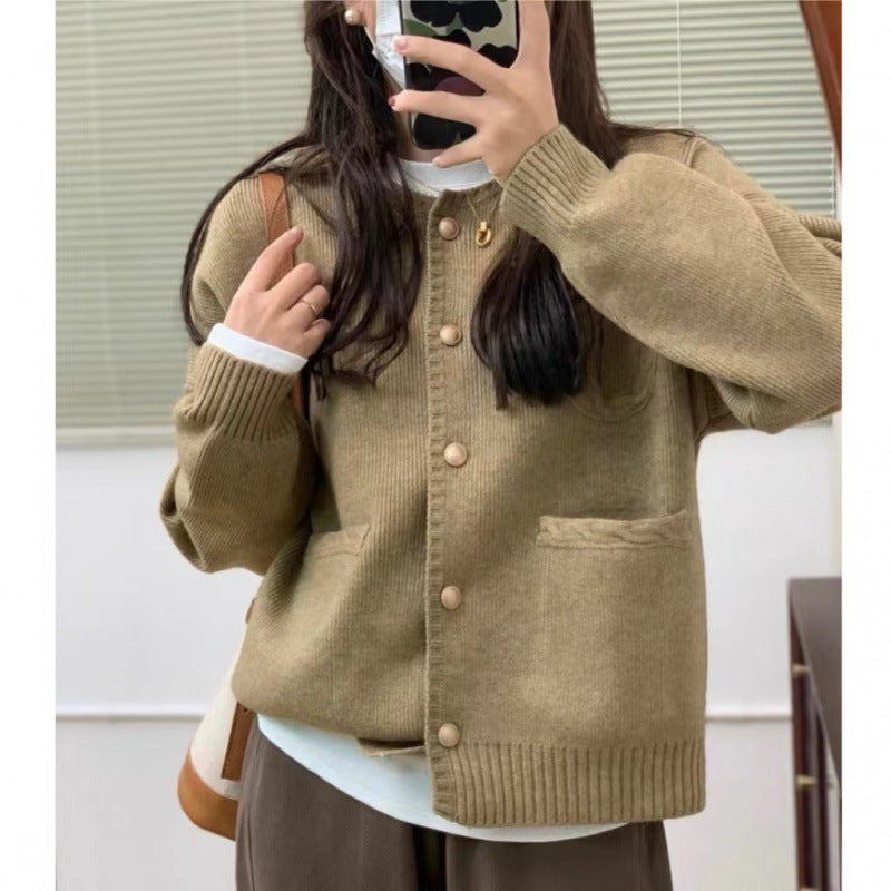 Damen Strickjacke mit Knöpfen und großen Taschen