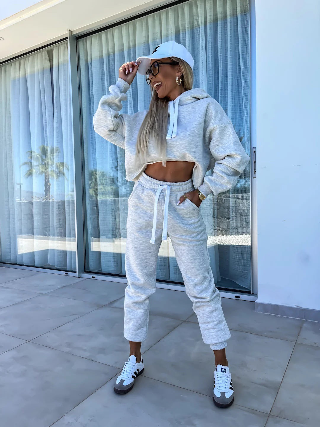Damen Jogging-Set Cropped Hoodie und Hose Bequem Grau Eveloria