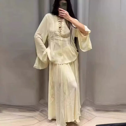 Damen Bluse mit Schnürdetail und weiten Ärmeln Eveloria - Eveloria