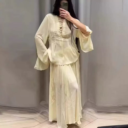 Damen Bluse mit Schnürdetail und weiten Ärmeln Eveloria - Eveloria